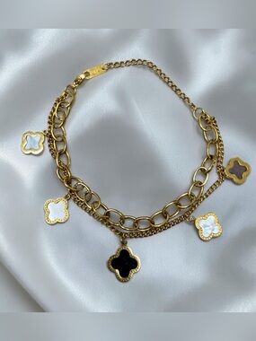 BUY NOW: Clover Bracelet 18kgp Mother of Pearl & Black (A577)